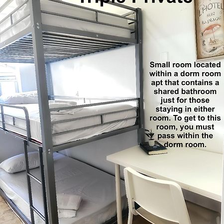 מיאמי ביץ' Bikini Hostel, Cafe & Beer Garden (Adults Only) מראה חיצוני תמונה