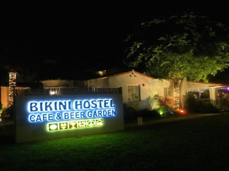 מיאמי ביץ' Bikini Hostel, Cafe & Beer Garden (Adults Only) מראה חיצוני תמונה