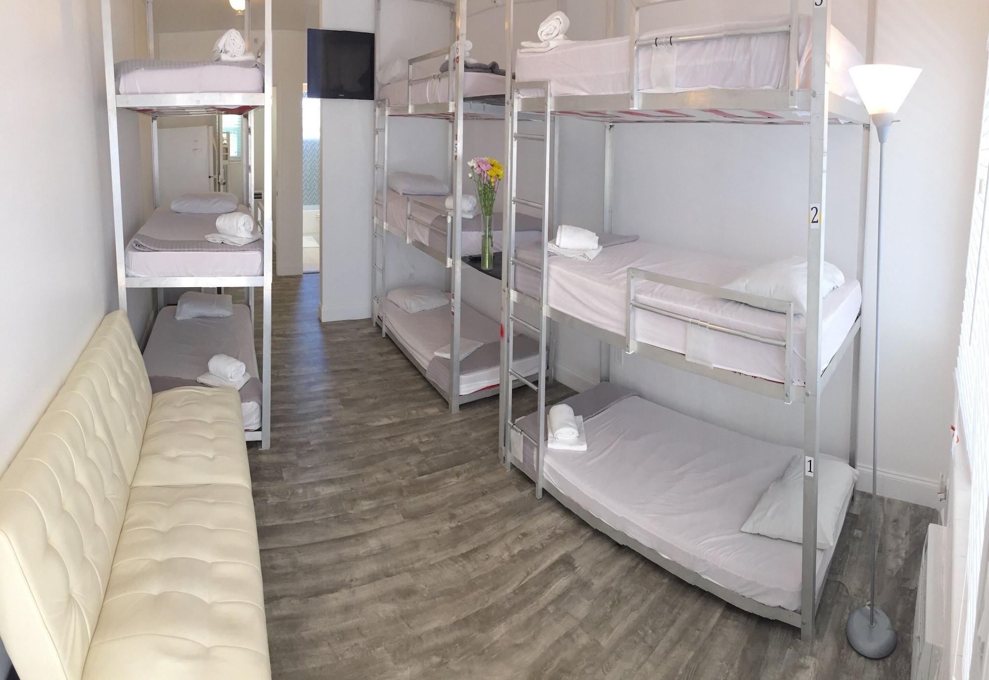 מיאמי ביץ' Bikini Hostel, Cafe & Beer Garden (Adults Only) מראה חיצוני תמונה