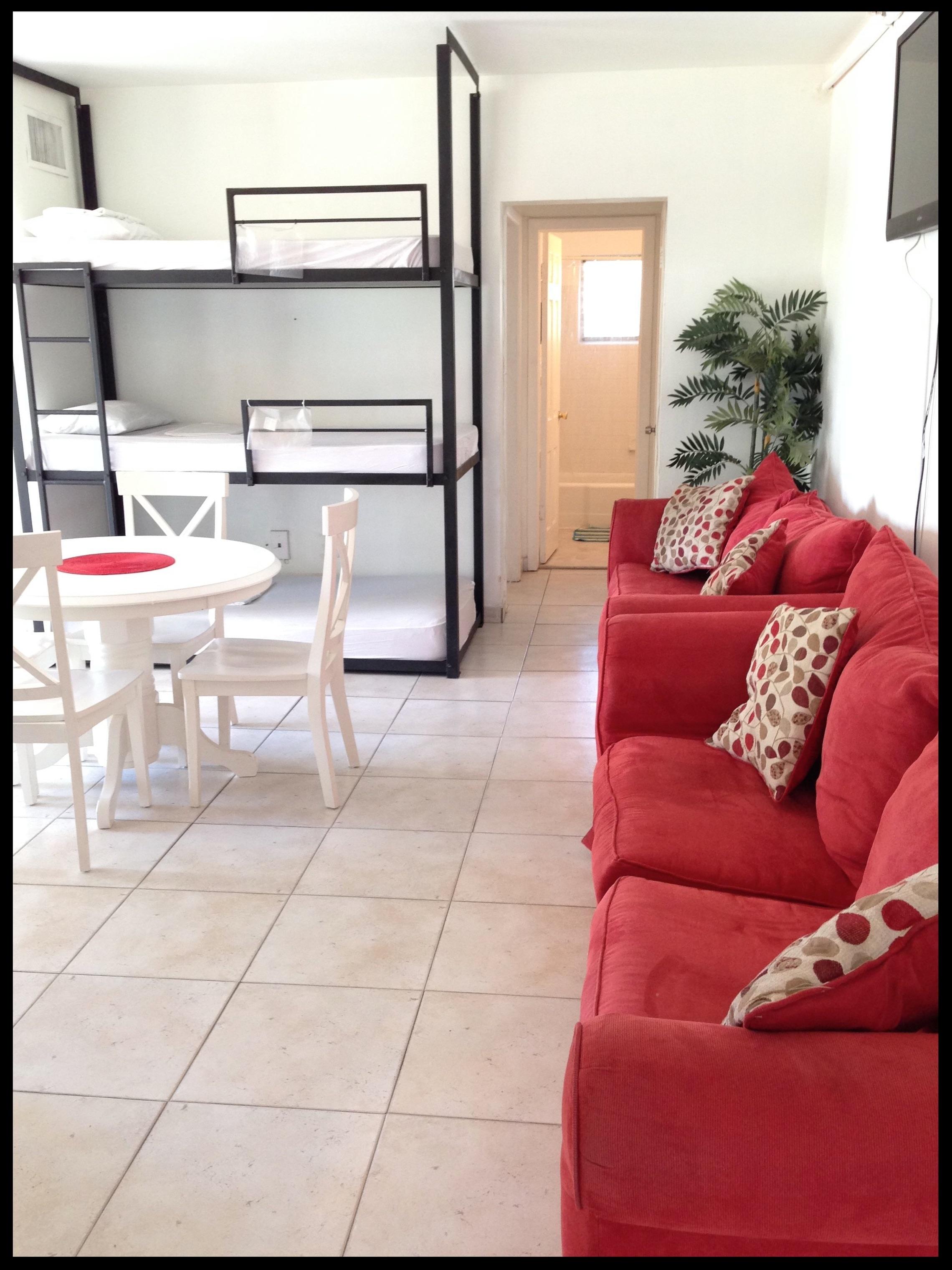 מיאמי ביץ' Bikini Hostel, Cafe & Beer Garden (Adults Only) מראה חיצוני תמונה