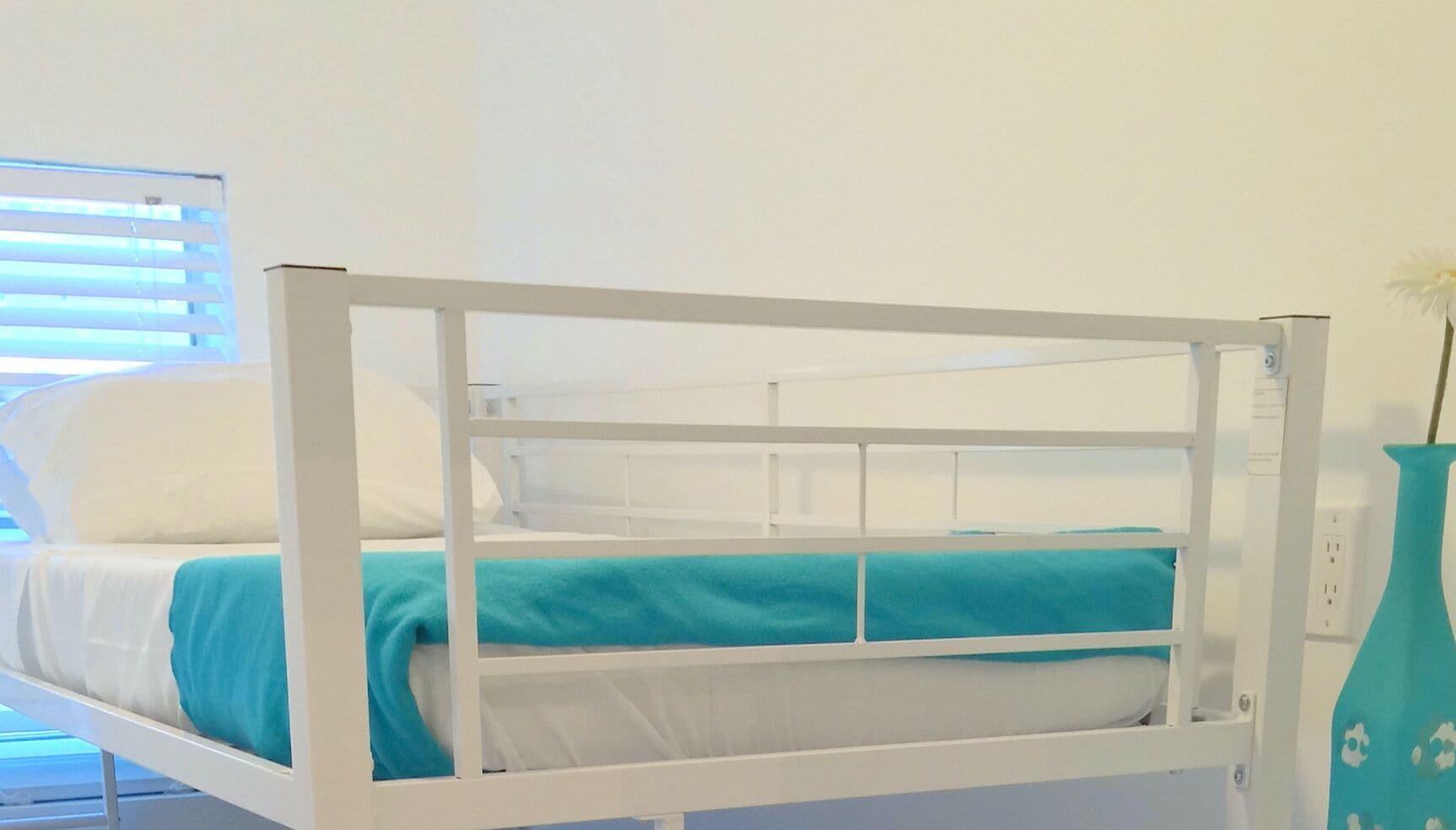 מיאמי ביץ' Bikini Hostel, Cafe & Beer Garden (Adults Only) מראה חיצוני תמונה
