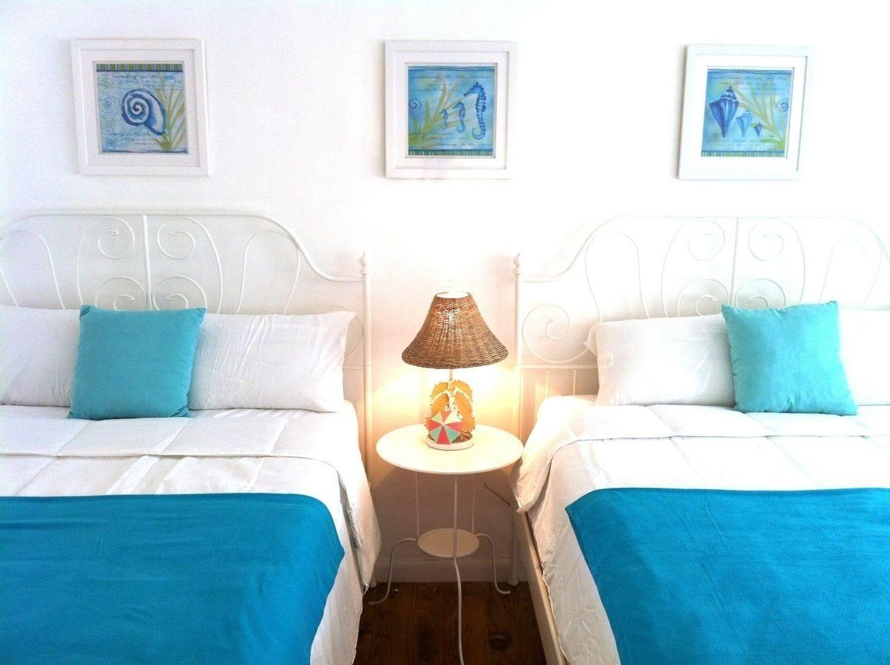 מיאמי ביץ' Bikini Hostel, Cafe & Beer Garden (Adults Only) מראה חיצוני תמונה