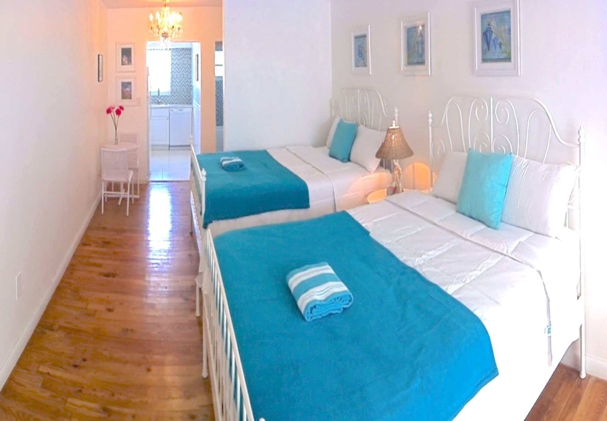 מיאמי ביץ' Bikini Hostel, Cafe & Beer Garden (Adults Only) מראה חיצוני תמונה